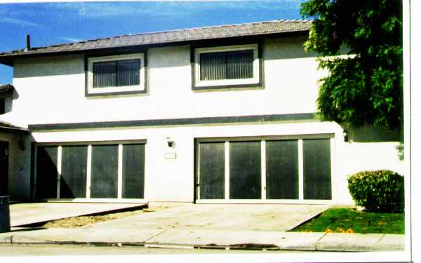 33033 Whispering Palms Tr. in Cathedral City, CA - Building Photo