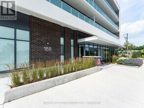 188 Fairview Mall Dr in Toronto, ON - Building Photo - Building Photo