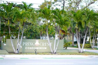 4235 N University Dr in Sunrise, FL - Building Photo - Building Photo