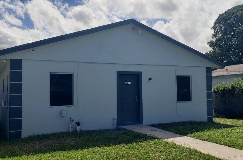 1217 W 36th St in West Palm Beach, FL - Building Photo