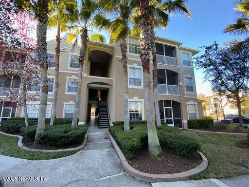 7990 Baymeadows Cir E in Jacksonville, FL - Foto de edificio