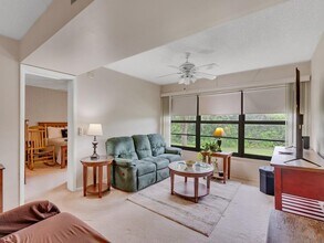 27 Plantation Dr in Vero Beach, FL - Building Photo - Building Photo