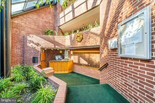 1080 Wisconsin Ave NW in Washington, DC - Building Photo