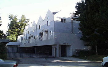 14249-14257 Friar St in Van Nuys, CA - Foto de edificio - Building Photo