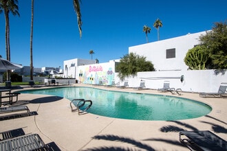 8568 E Indian School Rd, Unit C in Scottsdale, AZ - Building Photo - Building Photo