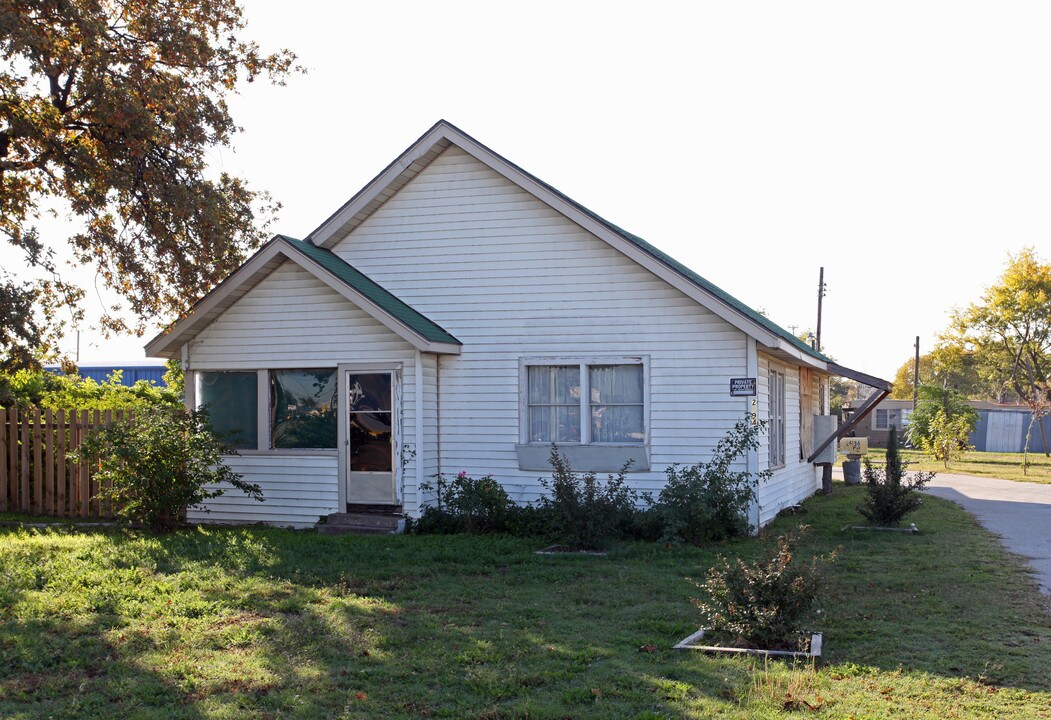 Mobile Home Park in Dallas, TX - Building Photo