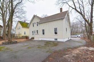 106 Forest St in Attleboro, MA - Building Photo - Building Photo