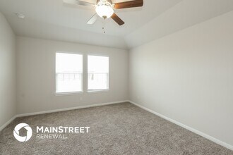 1014 Round Bale Rd in Hutto, TX - Foto de edificio - Building Photo