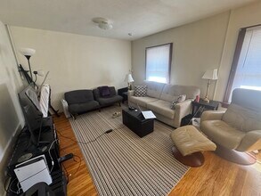 2218 Merner Ave, Unit #3 in Cedar Falls, IA - Building Photo - Building Photo