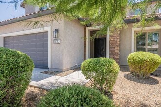 1933 W Black Hill Rd in Phoenix, AZ - Building Photo - Building Photo