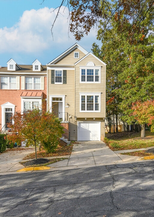 7801 Chartwell Pl in Greenbelt, MD - Building Photo