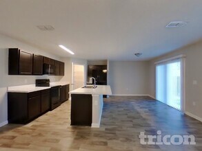 7741 Courage Ct in Jacksonville, FL - Building Photo - Building Photo