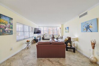 1980 S Ocean Dr, Unit 10P in Hallandale Beach, FL - Building Photo - Building Photo