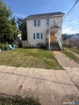 41 Young Dixon Way in Stamford, CT - Building Photo
