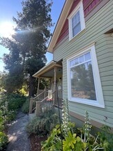 1725 N Sumner St in Portland, OR - Building Photo - Building Photo