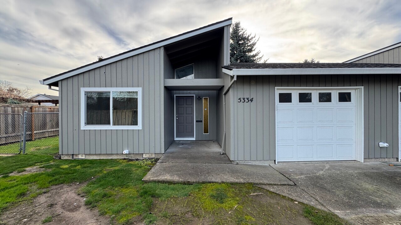 5334 SE Pueblo St, Unit 5334 in Hillsboro, OR - Building Photo