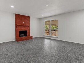 7605 Meadow Oaks Dr in Dallas, TX - Building Photo - Building Photo