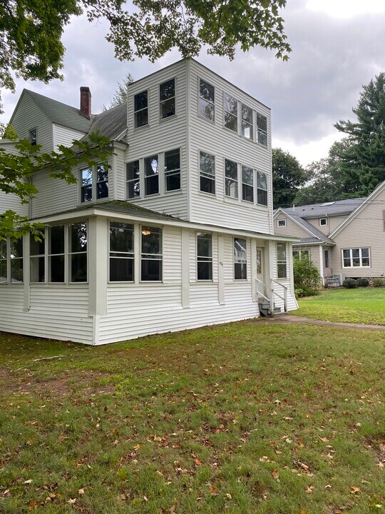 484 Maple Avenue, Unit 3rd Floor in Cheshire, CT - Building Photo
