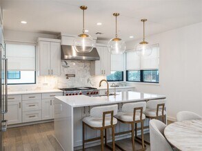 800 Emilia Ct in Austin, TX - Building Photo - Building Photo