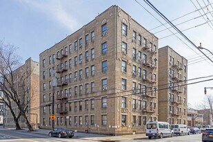 Williams Bridge in Bronx, NY - Building Photo