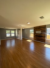 1214 Champion Dr in Round Rock, TX - Foto de edificio - Building Photo