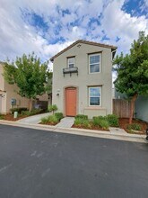 1411 Visionary Rd in Clovis, CA - Building Photo - Building Photo