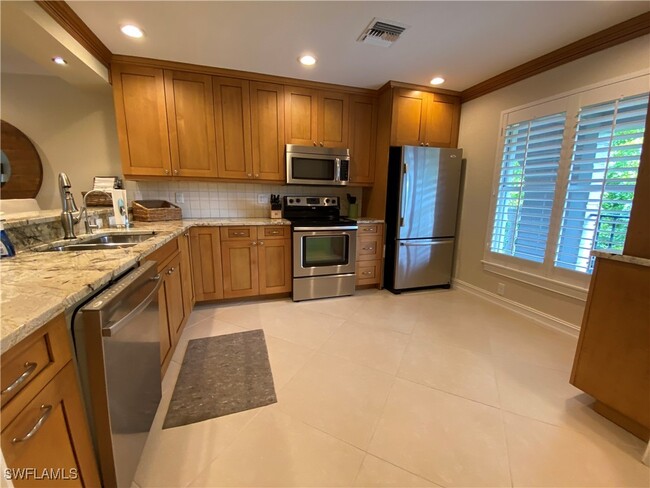 property at 9101 Vanderbilt Dr