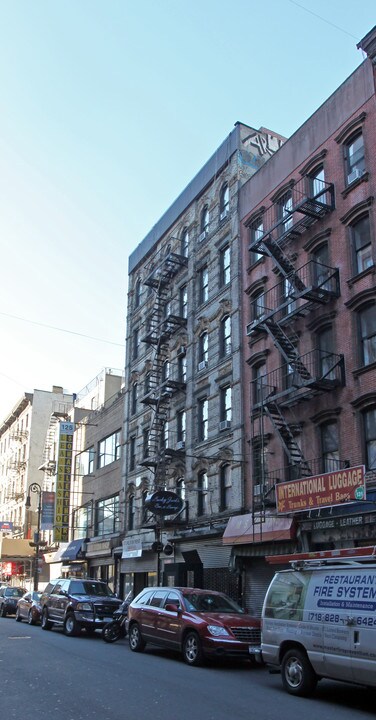 127-129 Orchard Street in New York, NY - Building Photo