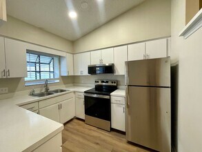 The Vanda in Apopka, FL - Building Photo - Interior Photo