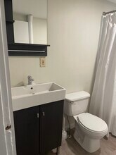 48 Norton St, Unit 1 in Weymouth, MA - Foto de edificio - Building Photo