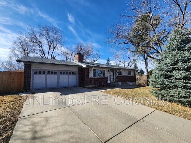 8206 Lehigh Ave in Denver, CO - Foto de edificio - Building Photo