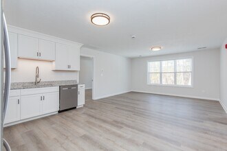 62 Sherburne Ave in Tyngsboro, MA - Building Photo - Building Photo