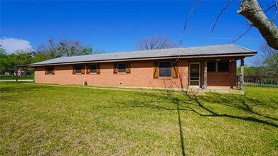 19761 TX-34 in Terrell, TX - Building Photo - Building Photo