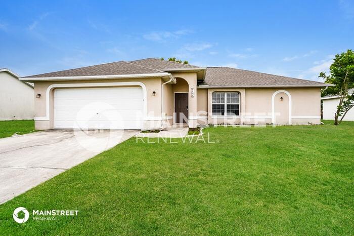 2108 NE 15th Ln in Cape Coral, FL - Building Photo