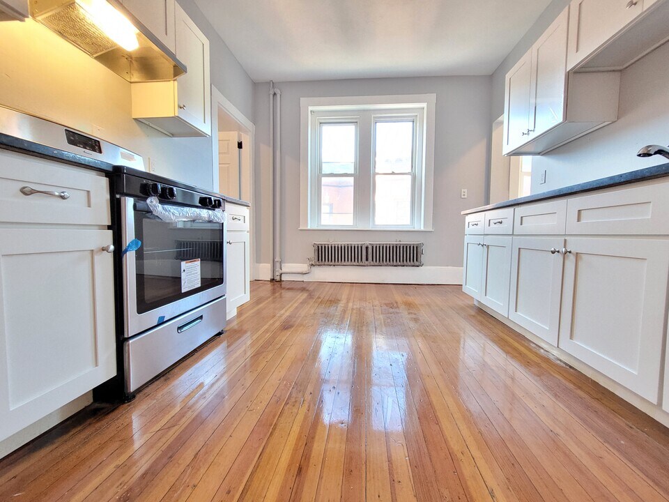 43 Mount Pleasant Ave, Unit 3 in Boston, MA - Foto de edificio