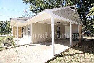 3230 Sweet Springs Dr in Memphis, TN - Building Photo - Building Photo