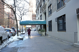 290 West End Ave in New York, NY - Building Photo - Building Photo