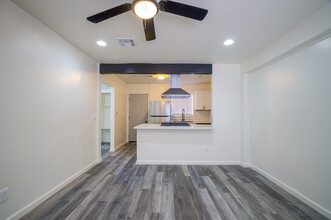 426 N 17th Ave in Phoenix, AZ - Building Photo - Interior Photo