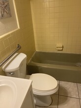 12205 Genoa Dr, Unit 4 in North Port, FL - Building Photo - Building Photo