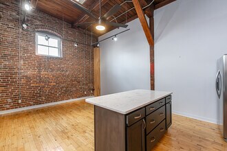 222 Bolivar St, Unit Loft 203 in Lexington, KY - Building Photo - Building Photo