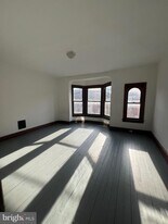 347 E King St in York, PA - Building Photo