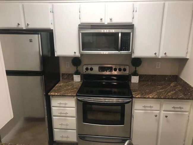 7108 Cross Creek Cir, Unit A in Dublin, CA - Building Photo - Building Photo