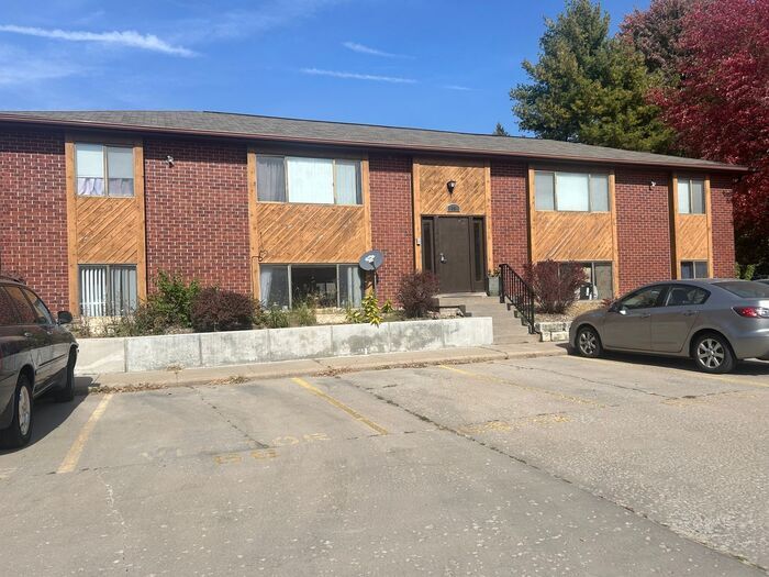68 Oberlin St in Iowa City, IA - Building Photo