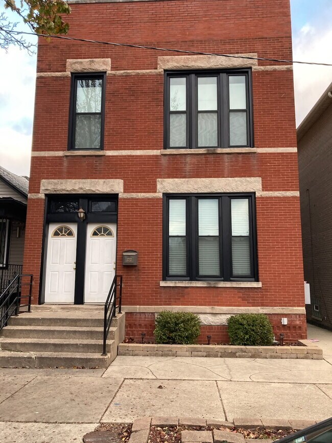 3737 S Parnell Ave, Unit 1F in Chicago, IL - Foto de edificio - Building Photo