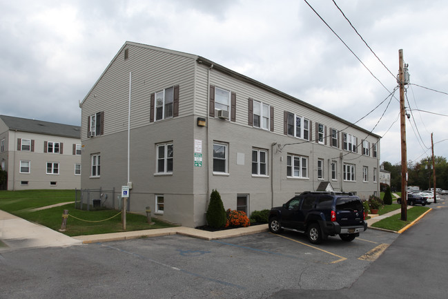 Ivy Hall Apartments in Newark, DE - Building Photo - Building Photo