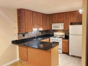 5S070 Pebblewood Ln, Unit F5 in Naperville, IL - Building Photo - Building Photo