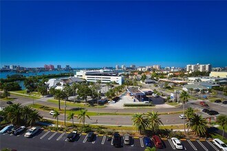 51 Island Way in Clearwater, FL - Building Photo - Building Photo