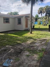 2783 E Hickory Cir in Mims, FL - Foto de edificio - Building Photo