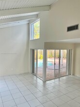 922 NW 106th Avenue Cir in Miami, FL - Building Photo - Building Photo