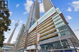 1 Concord Cityplace Wy in Toronto, ON - Building Photo